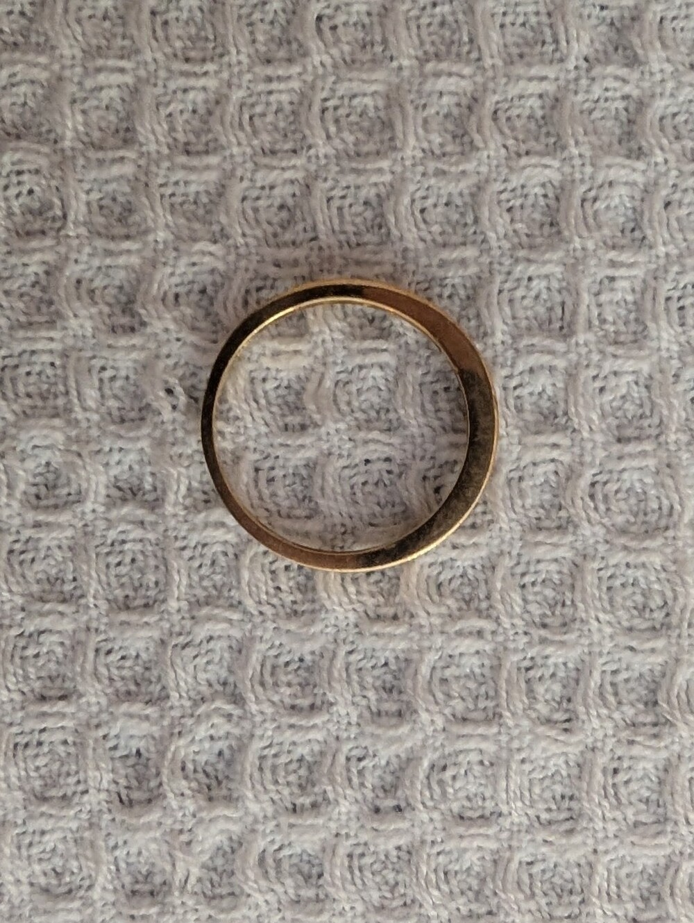 Yellow-gold Channel-set Ring - Picture 2 of 6